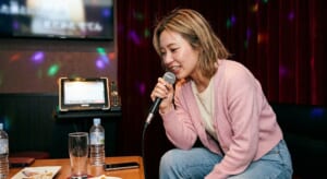 カラオケの採点画面にとらわれず魅力的で響く歌声を伸ばすボイトレレッスンを行うTANNY音楽教室のアイキャッチ画像